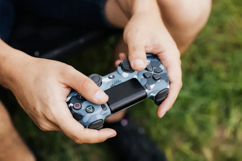 From Pixels to Presence: The Role of Haptic Feedback in Mobile Phones by 2026