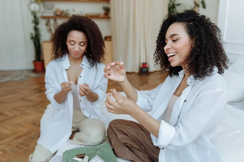 How to Host a Successful Craft Night with Friends