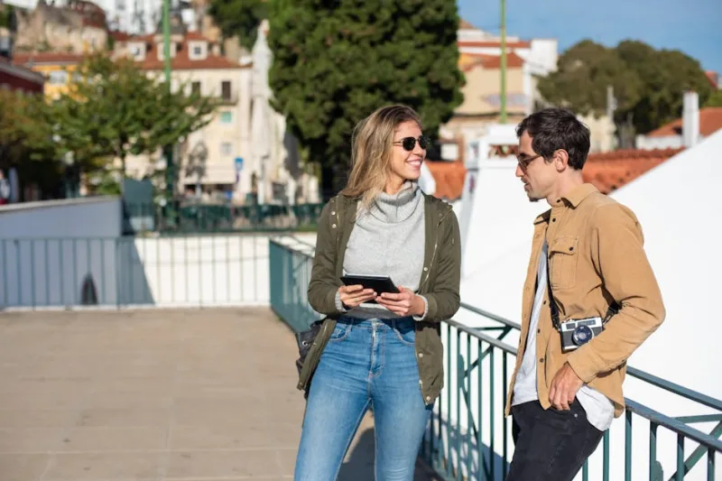 How to Make Friends While Traveling Solo