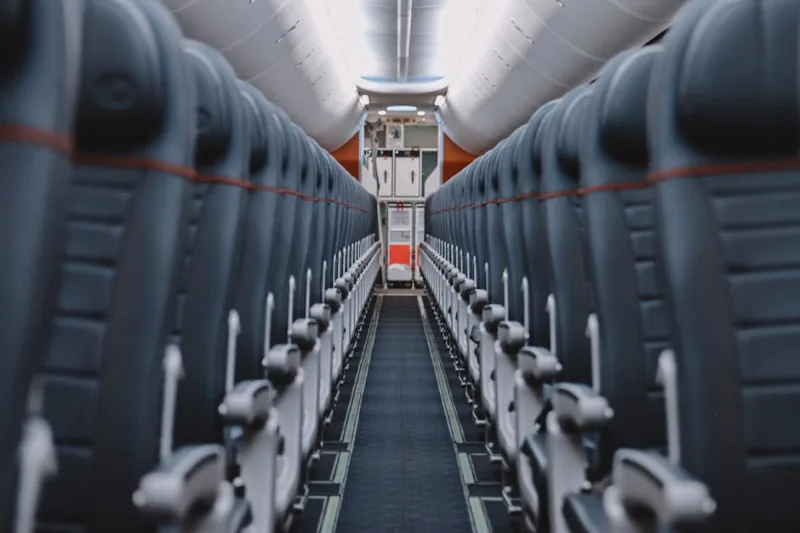 How to Stay Healthy While Flying Long Distances
