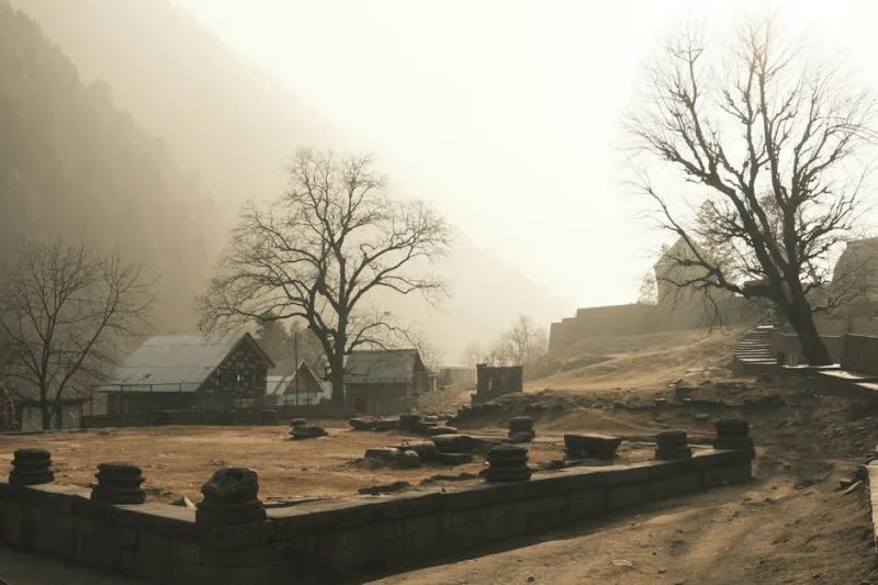 How to Avoid the Crowds at Popular Heritage Destinations