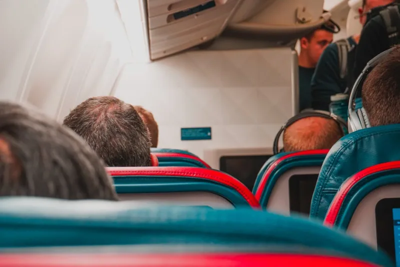 The Pros and Cons of Red-Eye Flights: Should You Take One?