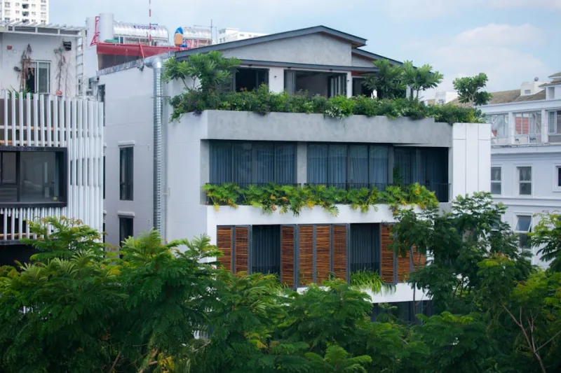 Seclusion with a View: Designing Luxe Rooftop Gardens in Estates for 2026