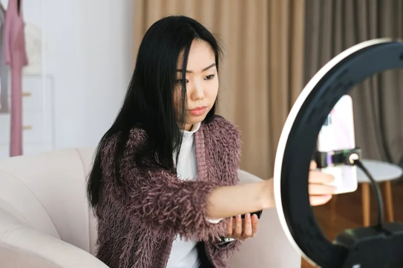 The Influencer Revolution: Building a Niche Online Brand in 2026