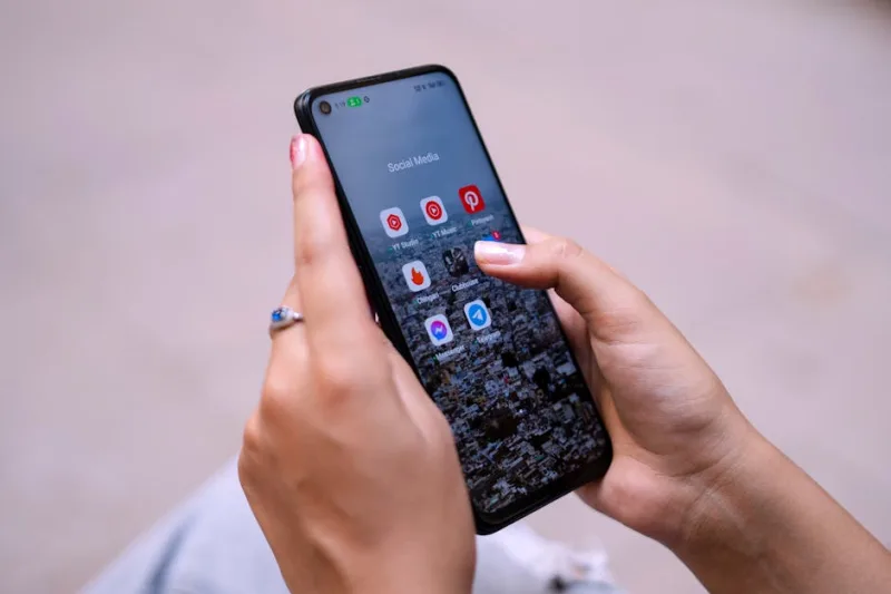 Beyond Touch: Gesture-Based Controls Revolutionizing Mobile Interaction in 2026
