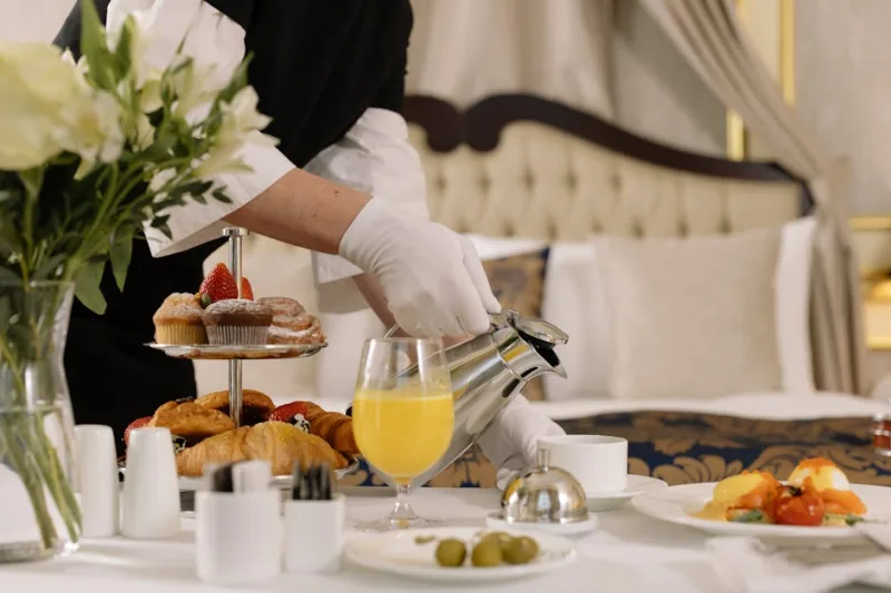 The Art of Greek Hospitality: Embracing Filoxenia in 2026