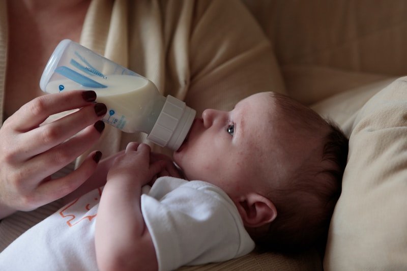 Feeding Without the Pressure: Breast, Bottle, Combo—Do What Works