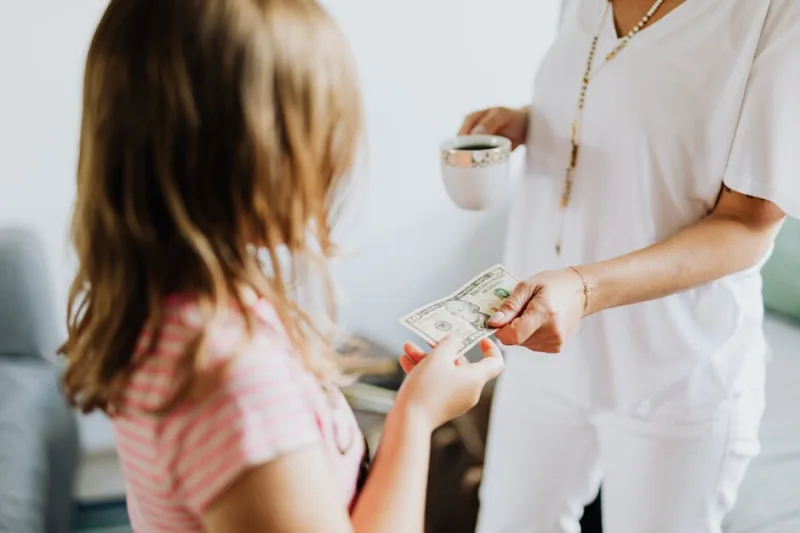 The 2026 Guide to Raising Financially Savvy Kids: Teaching Money Skills Early